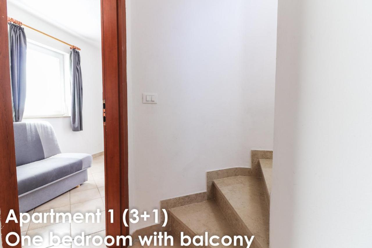 Sunshine Apartments Funtana With Balcony And Sea View Bagian luar foto