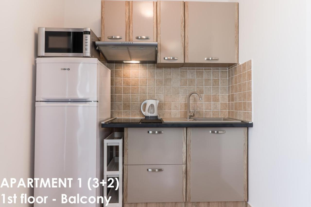 Sunshine Apartments Funtana With Balcony And Sea View Bagian luar foto