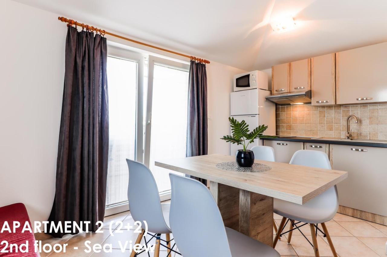 Sunshine Apartments Funtana With Balcony And Sea View Bagian luar foto