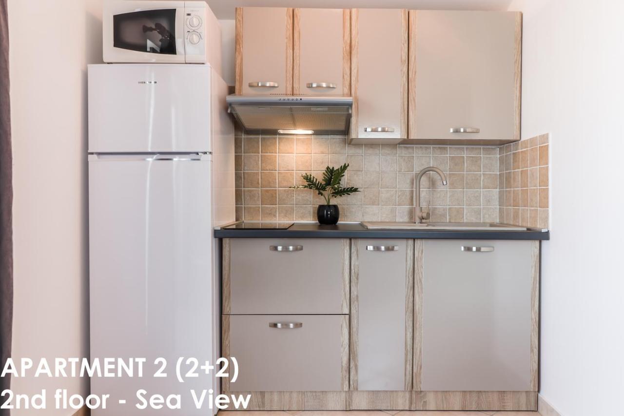 Sunshine Apartments Funtana With Balcony And Sea View Bagian luar foto