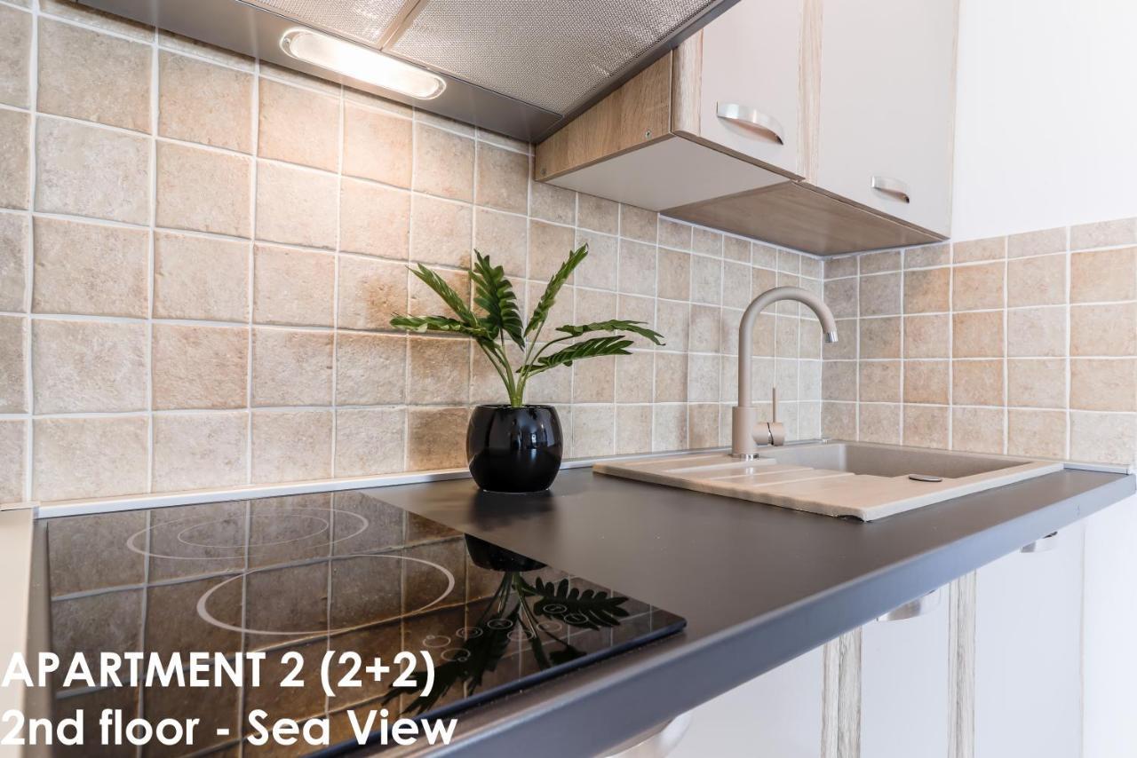 Sunshine Apartments Funtana With Balcony And Sea View Bagian luar foto
