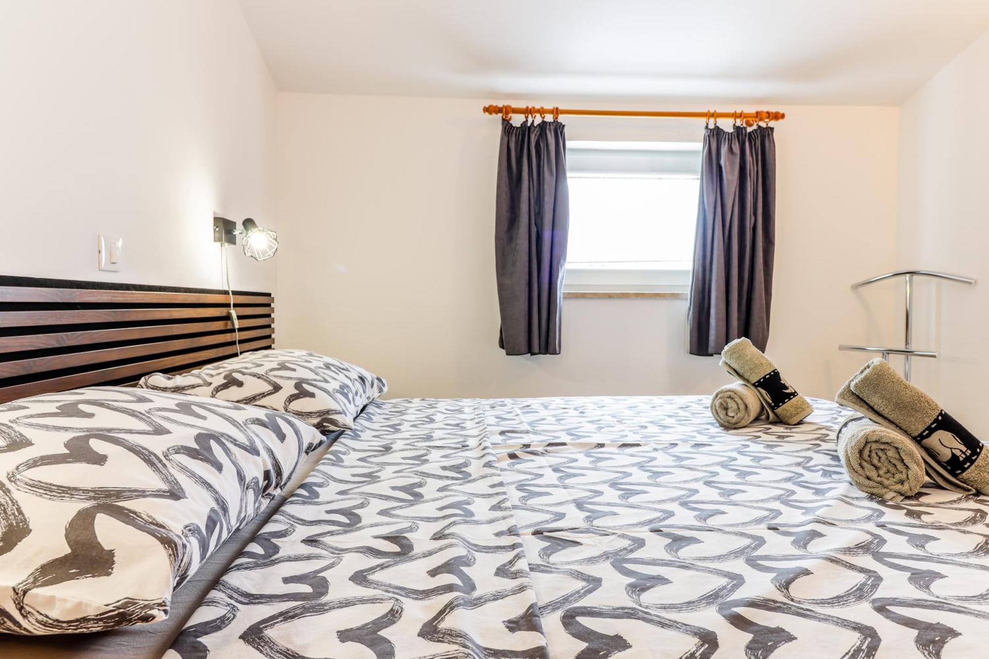 Sunshine Apartments Funtana With Balcony And Sea View Bagian luar foto