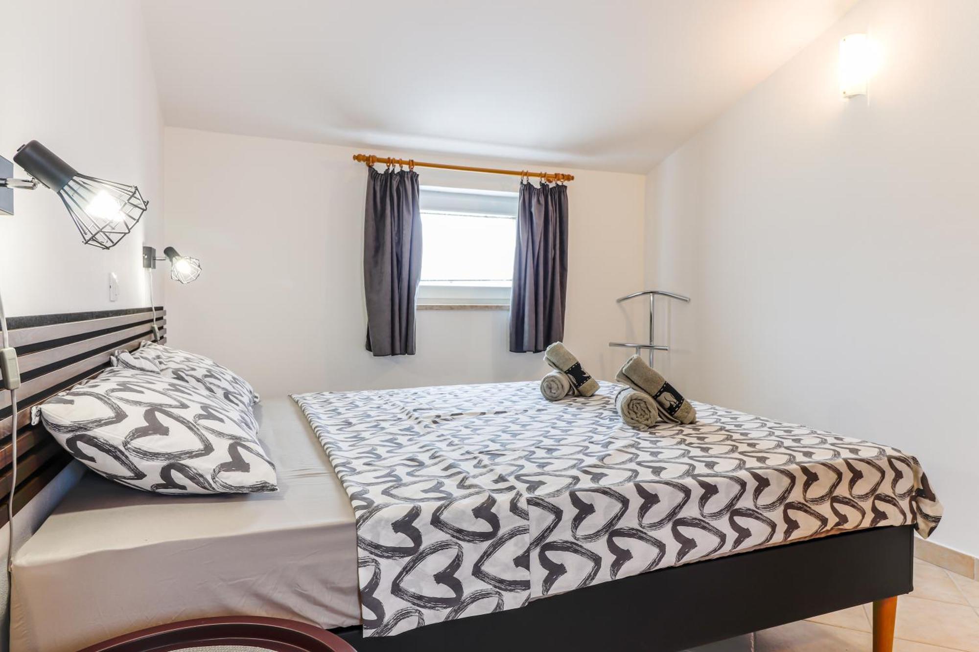 Sunshine Apartments Funtana With Balcony And Sea View Bagian luar foto