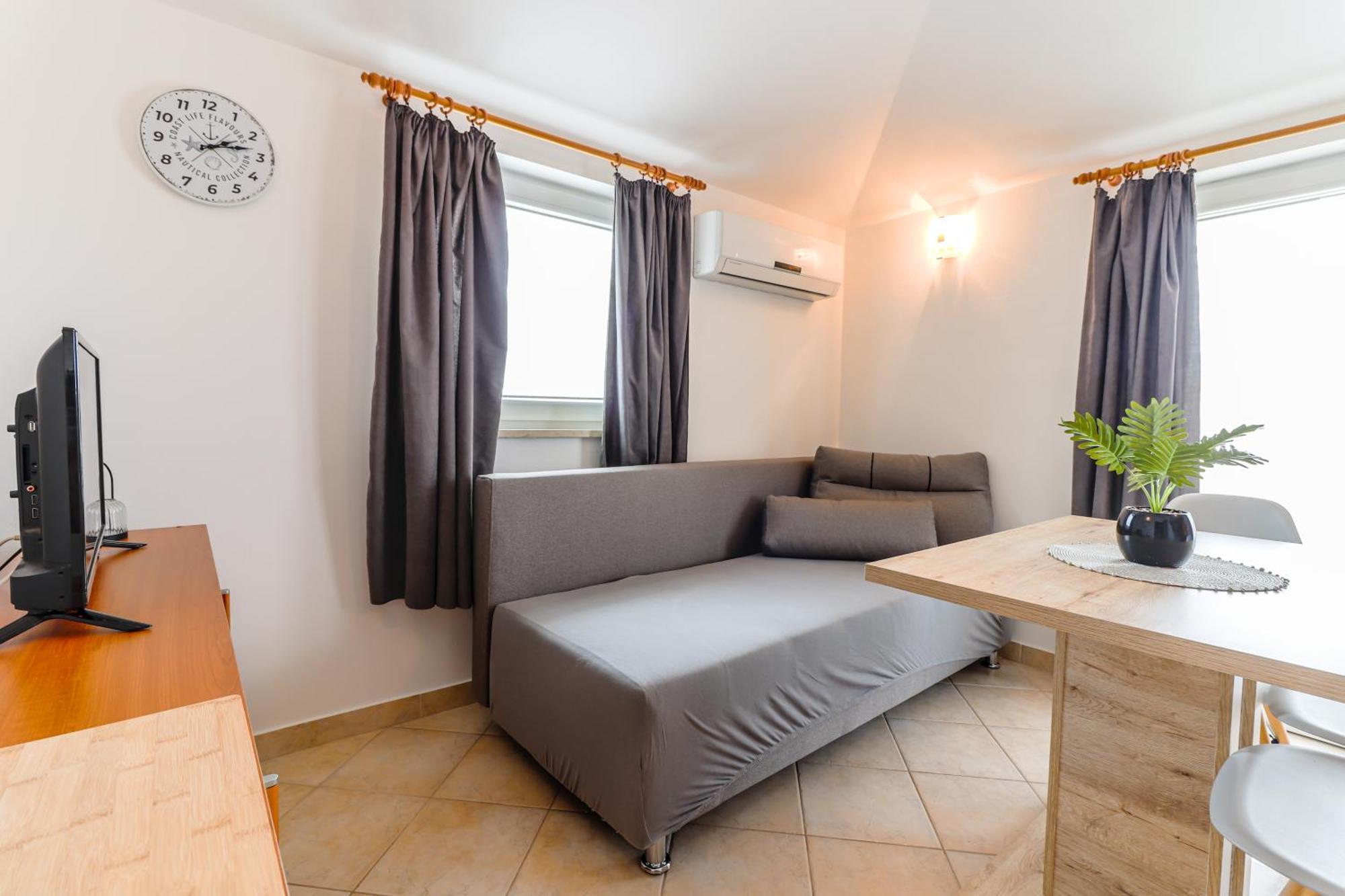Sunshine Apartments Funtana With Balcony And Sea View Bagian luar foto
